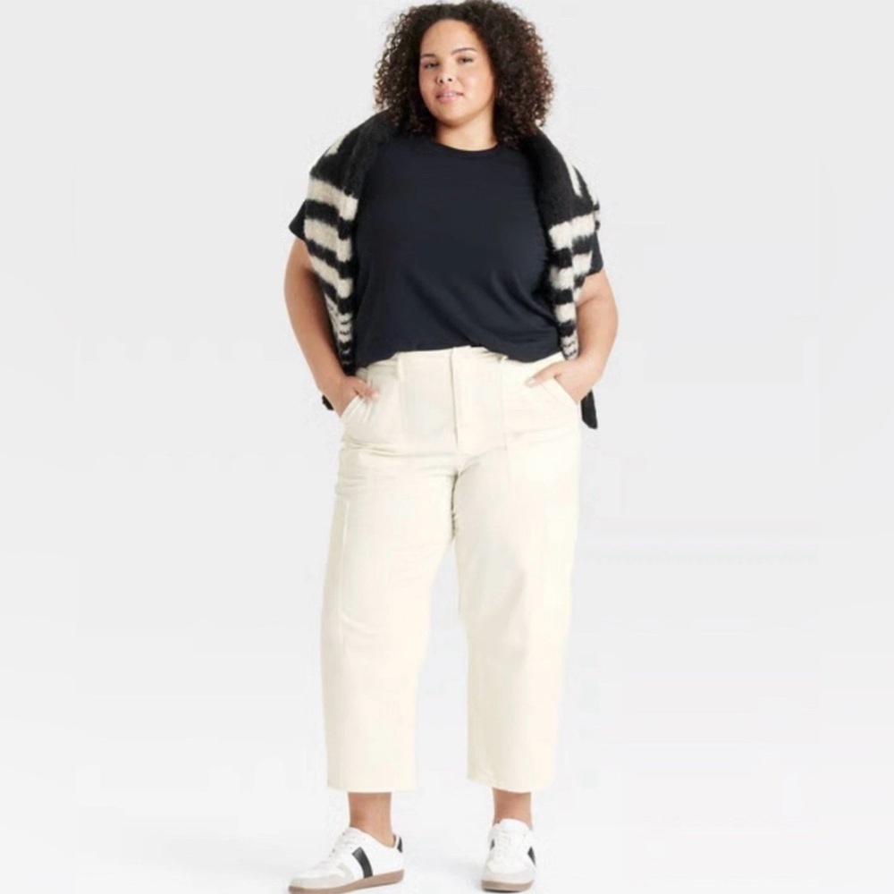 Universal Thread Women's Cream Mid-Rise Barrel Leg Cargo Pants - SZ 16